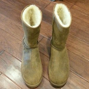 Ugg Classic Short Bomber boots  no box